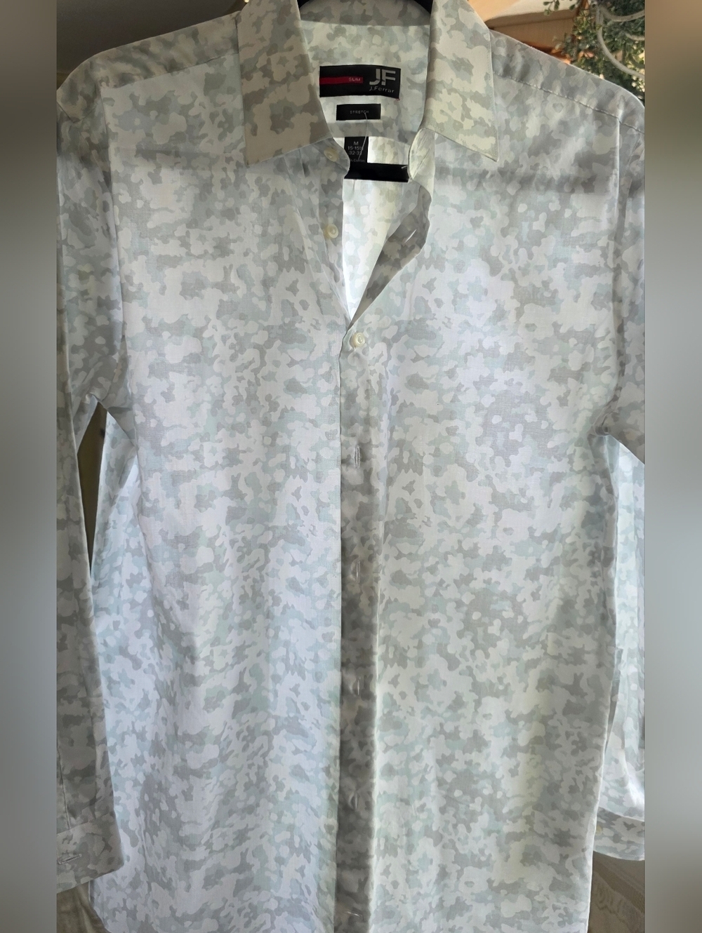 jf j.ferrar Men's Light Gray Camouflage-Print Button-Up Shirt